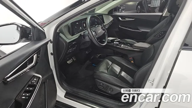 Kia EV6 2022 — фото 11