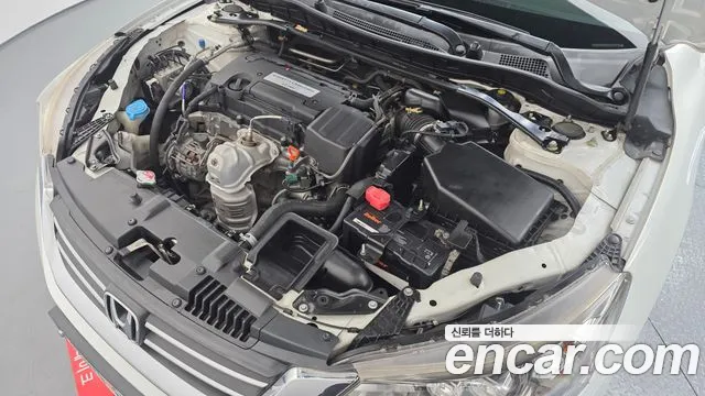 Honda Accord 2015 — фото 6