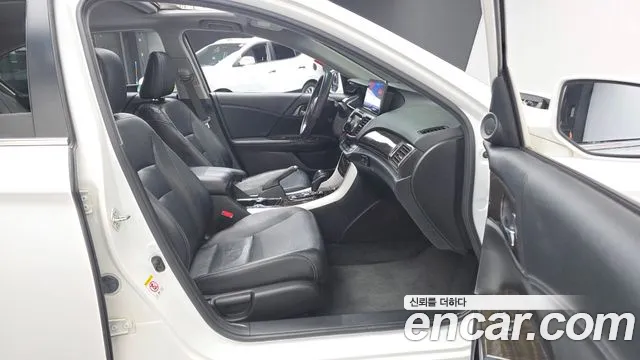 Honda Accord 2015 — фото 10