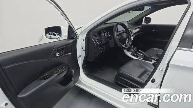 Honda Accord 2015 — фото 11