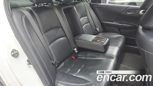 Honda Accord 2015 — фото 12