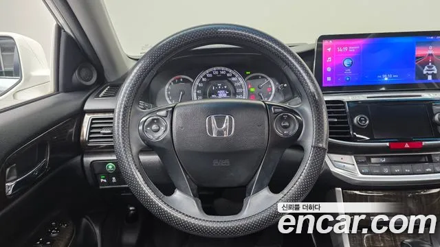 Honda Accord 2015 — фото 14