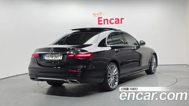 Mercedes-Benz E-Class 2022 — фото 2