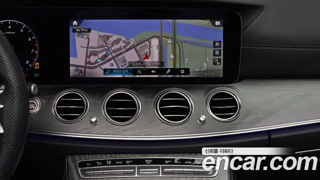 Mercedes-Benz E-Class 2022 — фото 14
