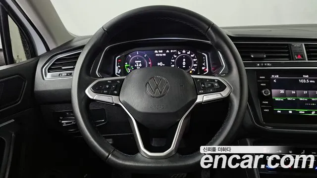 Volkswagen Tiguan 2021 — фото 13