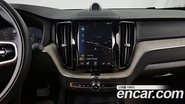 Volvo XC60 2019 — фото 14