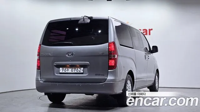 Hyundai Starex 2016 — фото 2