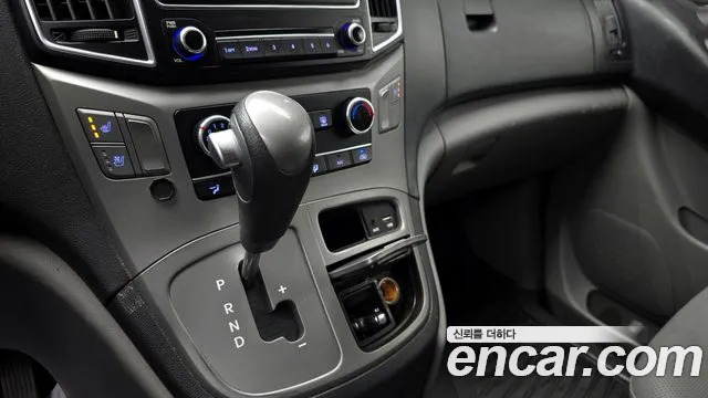 Hyundai Starex 2016 — фото 9