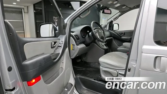 Hyundai Starex 2016 — фото 11