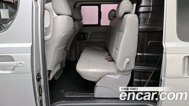 Hyundai Starex 2016 — фото 12