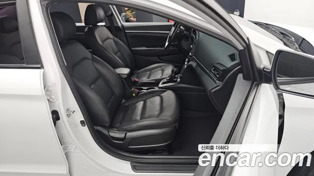 Hyundai AVANTE 2020 — фото 13