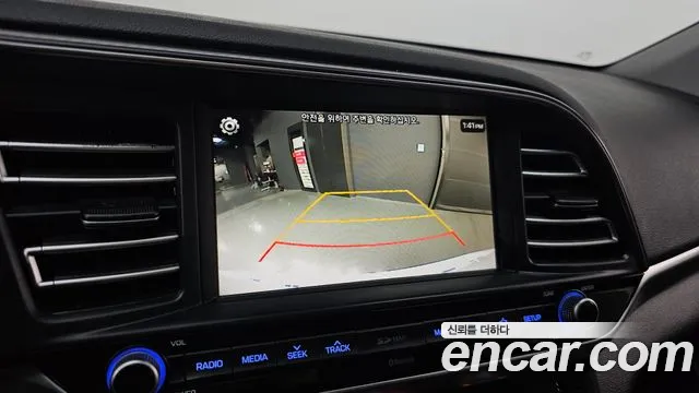 Hyundai AVANTE 2020 — фото 20