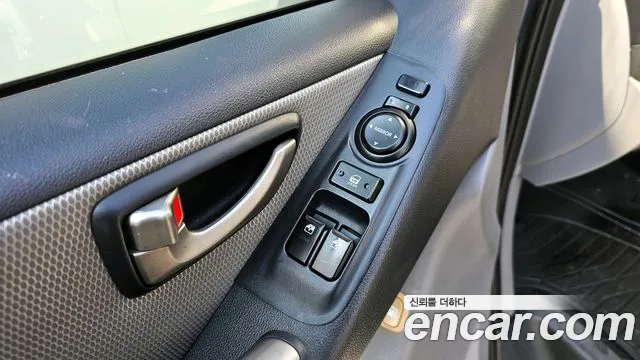 Hyundai Starex 2012 — фото 17