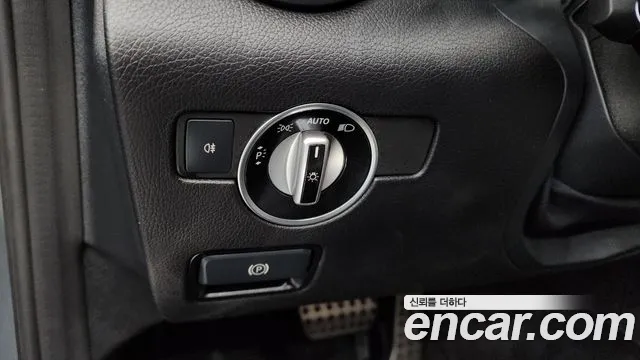 Mercedes-Benz SLC-Class 2017 — фото 14