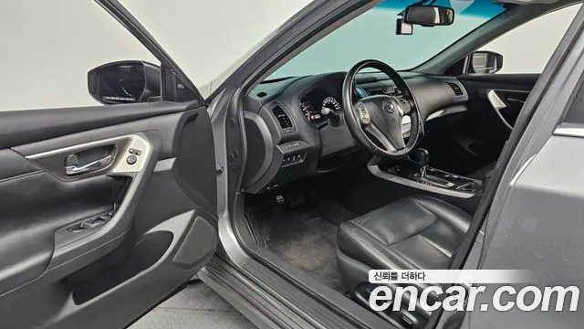 Nissan Altima 2016 — фото 10