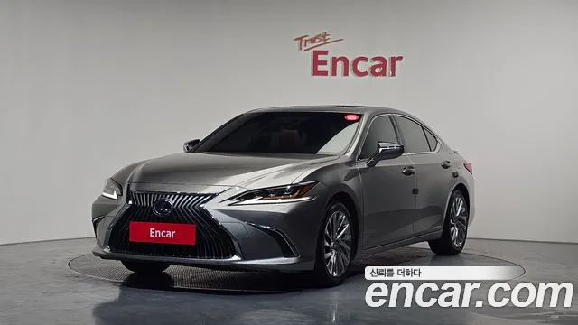 Lexus ES 2021 — фото 1