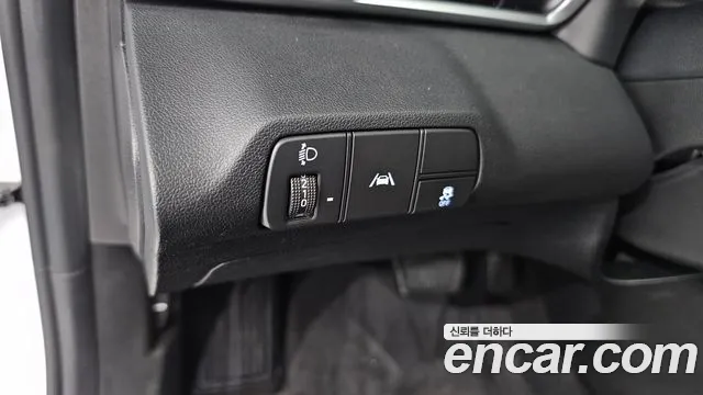 Hyundai AVANTE 2021 — фото 15