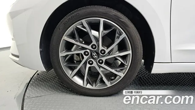 Hyundai AVANTE 2019 — фото 5