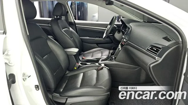 Hyundai AVANTE 2019 — фото 10