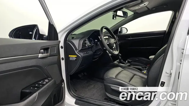 Hyundai AVANTE 2019 — фото 11