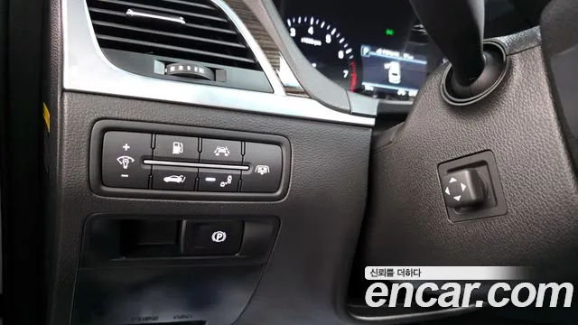 Genesis G80 2018 — фото 13