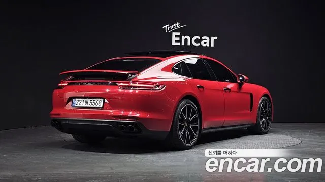 Porsche Panamera 2018 — фото 2