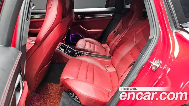 Porsche Panamera 2018 — фото 12