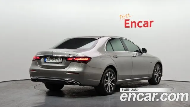 Mercedes-Benz E-Class 2021 — фото 2