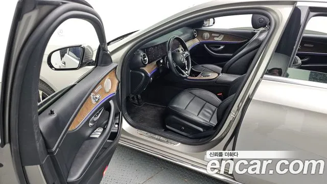 Mercedes-Benz E-Class 2021 — фото 10