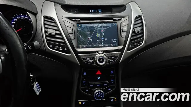 Hyundai AVANTE 2014 — фото 14