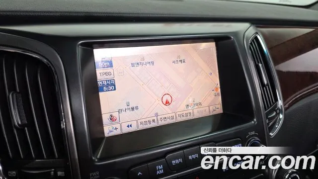 Hyundai Equus 2011 — фото 14