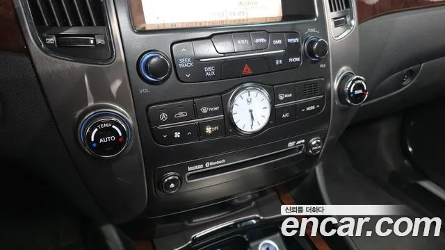 Hyundai Equus 2011 — фото 16