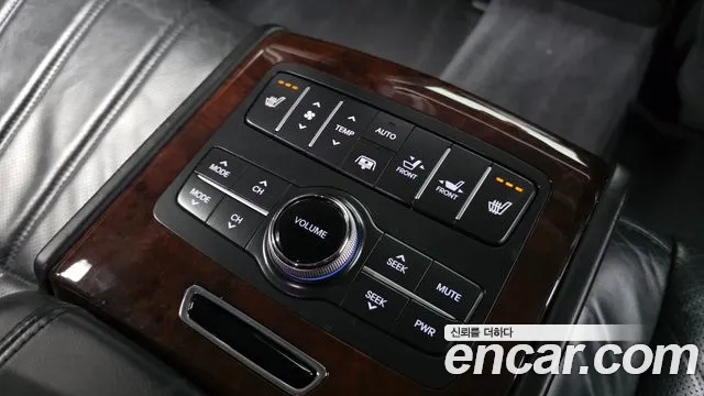 Hyundai Equus 2011 — фото 19