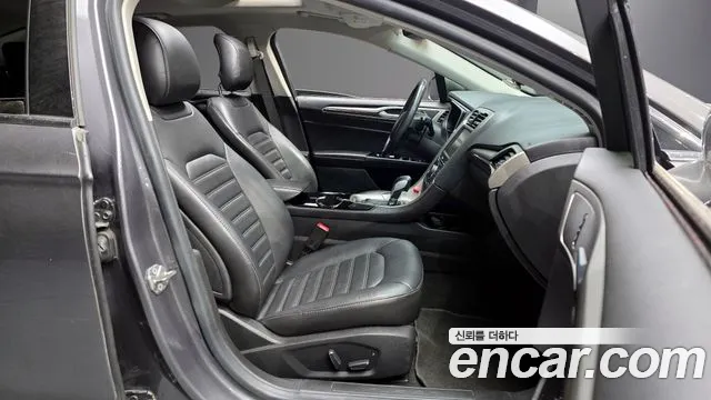Ford Fusion 2014 — фото 11