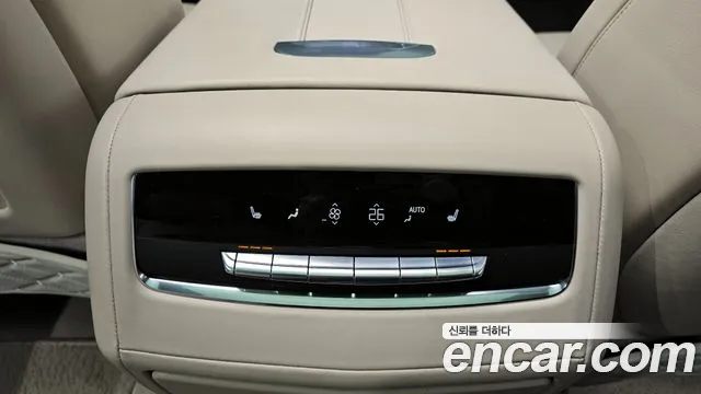 Cadillac Escalade 2023 — фото 19