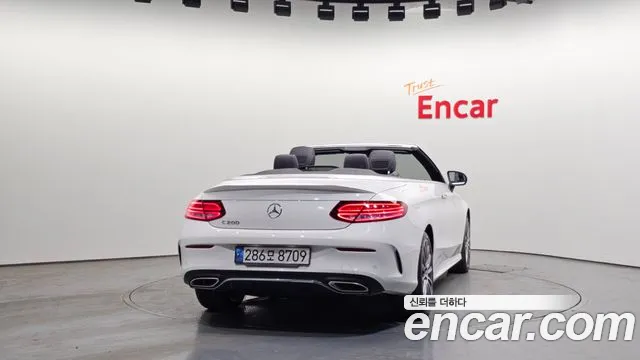 Mercedes-Benz C-Class 2023 — фото 4