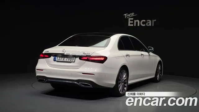 Mercedes-Benz E-Class 2022 — фото 2