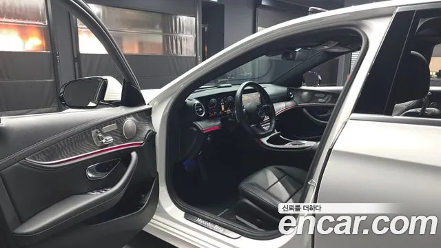 Mercedes-Benz E-Class 2022 — фото 10