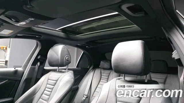 Mercedes-Benz E-Class 2022 — фото 19