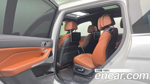 BMW X7 2021 — фото 17