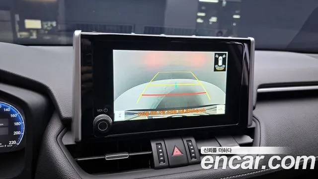 Toyota RAV4 2025 — фото 15