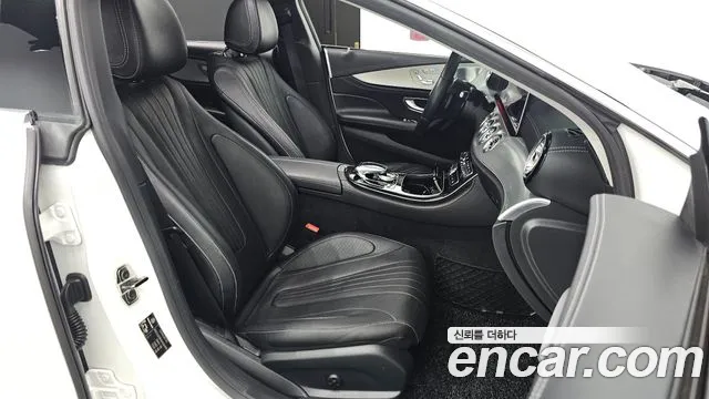 Mercedes-Benz CLS-Class 2019 — фото 10