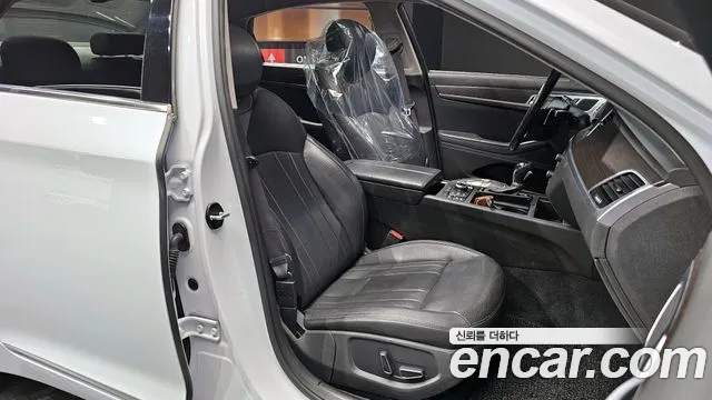Hyundai Genesis 2016 — фото 10