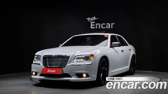 Chrysler 300C 2013 — фото 1