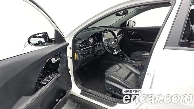 Kia Niro 2020 — фото 11