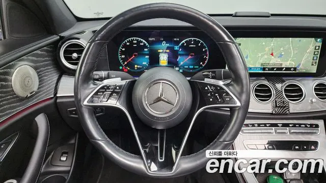 Mercedes-Benz E-Class 2022 — фото 14