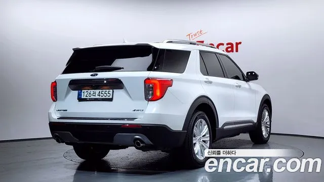 Ford Explorer 2021 — фото 2