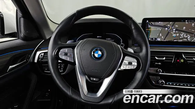 BMW 5-Series 2023 — фото 13