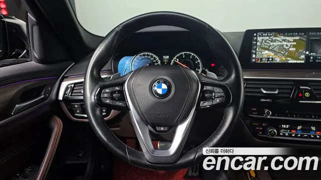 BMW 5-Series 2017 — фото 13