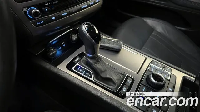 Hyundai Genesis 2015 — фото 9